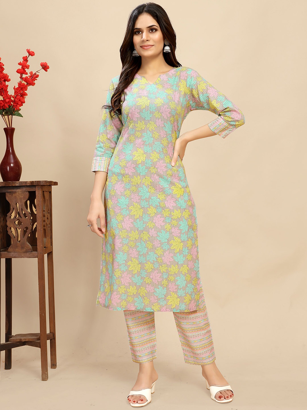 

AWRIYA Women Printed Regular Pure Cotton Kurta, Yellow