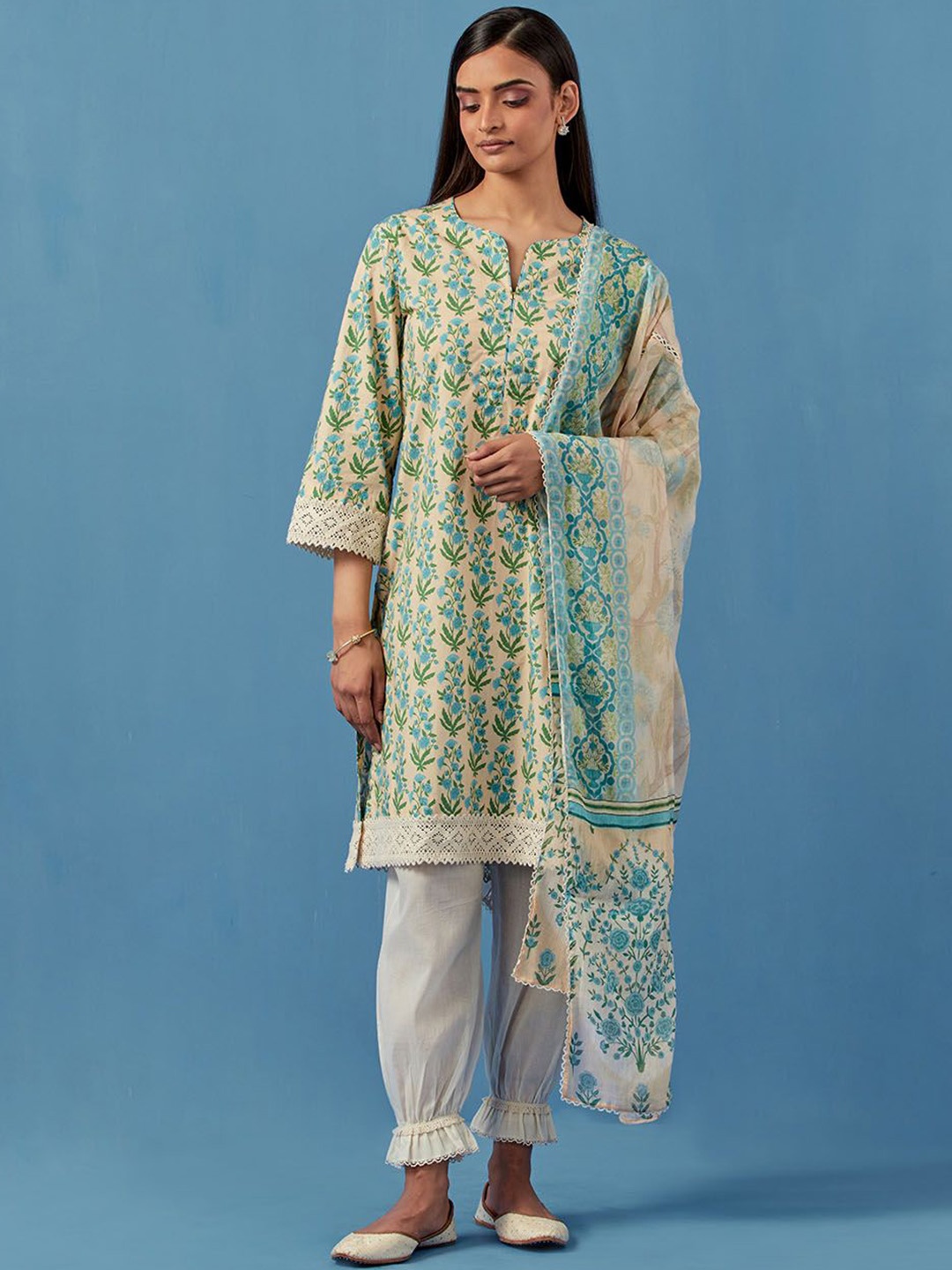 

Sage Saga Floral Printed Thread Work Pure Cotton Straight Kurta with Salwar & Dupatta, Green