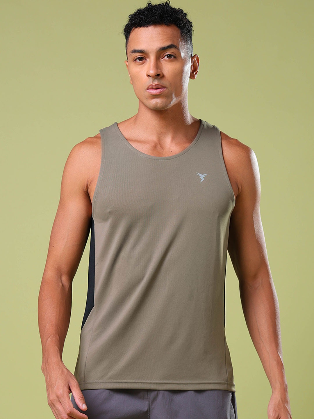 

Technosport Solid Slim Fit Scoop Neck Sports Innerwear Vest with Technocool+, Grey