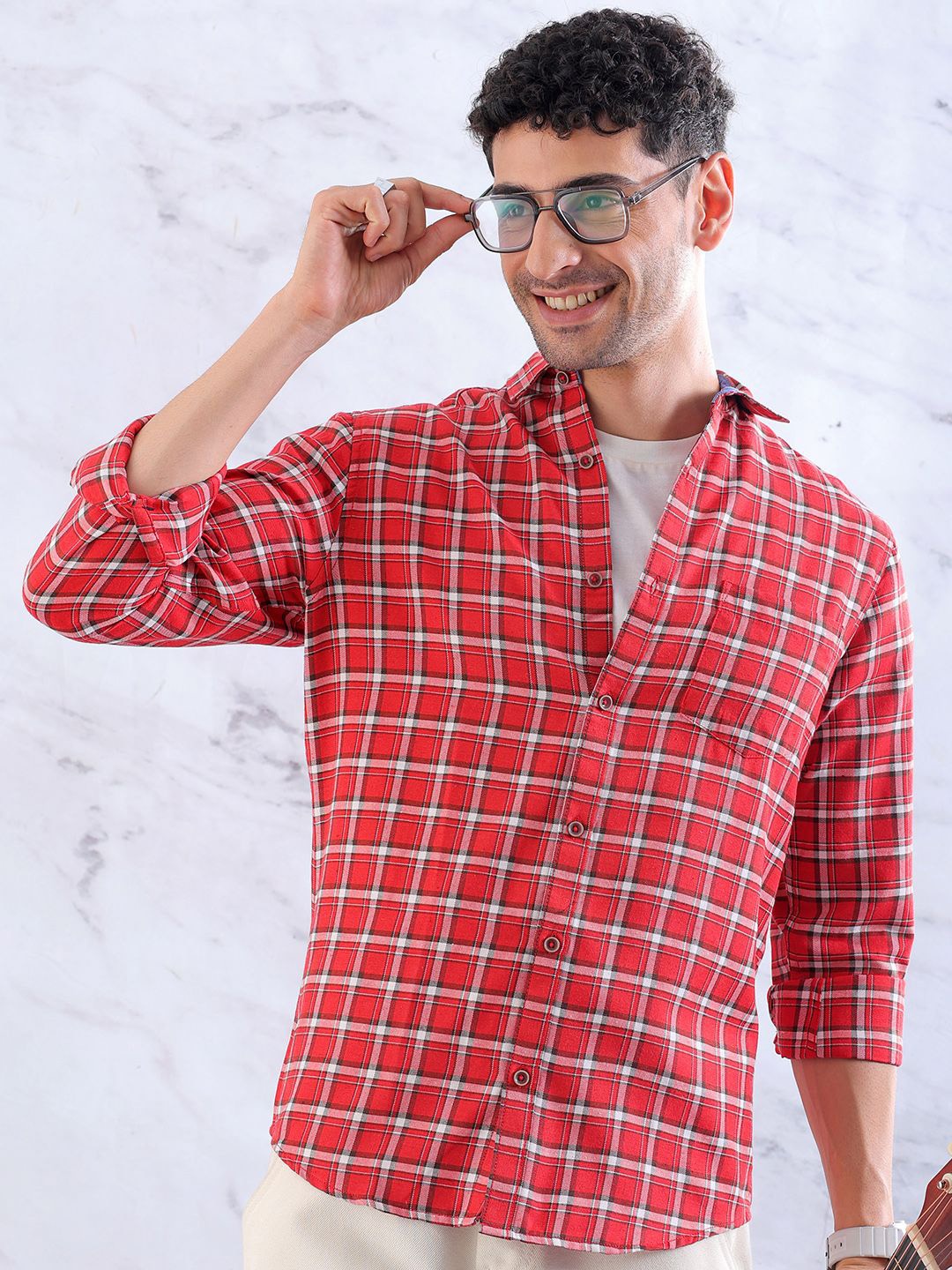 

Hardsoda by The Indian Garage Co Men Spread Collar Tartan Checked Slim Fit Casual Shirt, Red