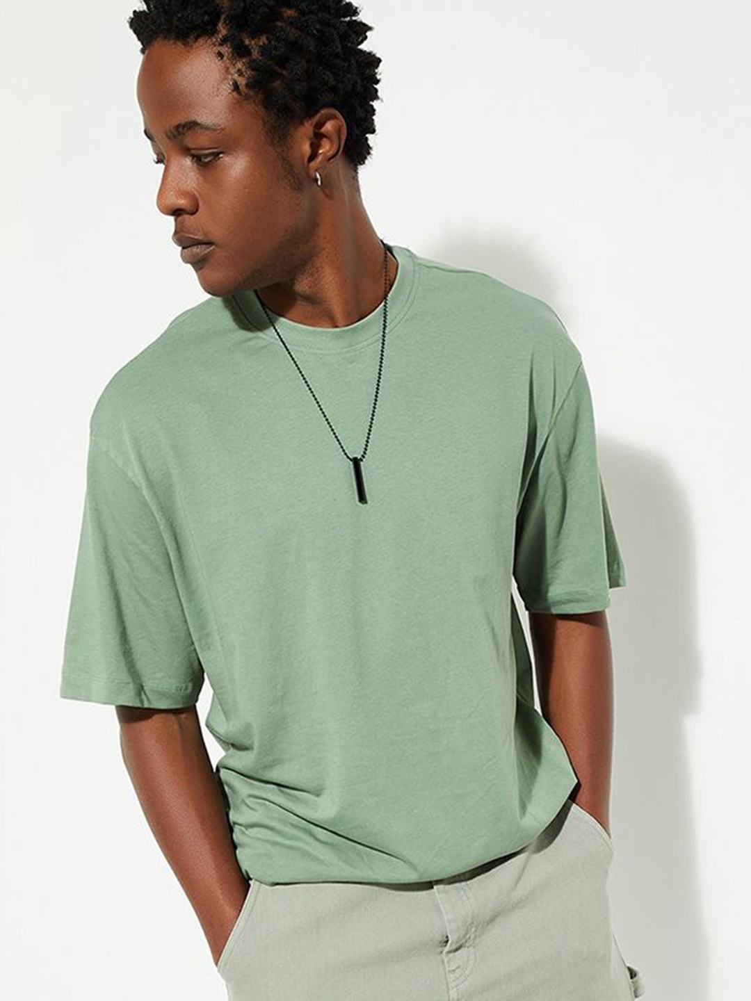 

max URB_N Men Relaxed Fit Solid T-shirt, Green