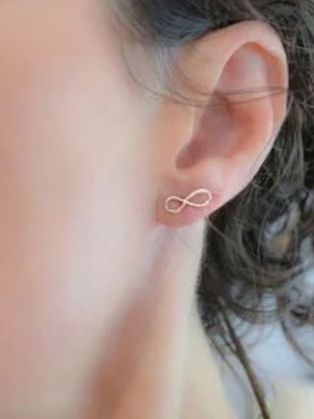 

Goldnera Contemporary Studs Earrings, Silver