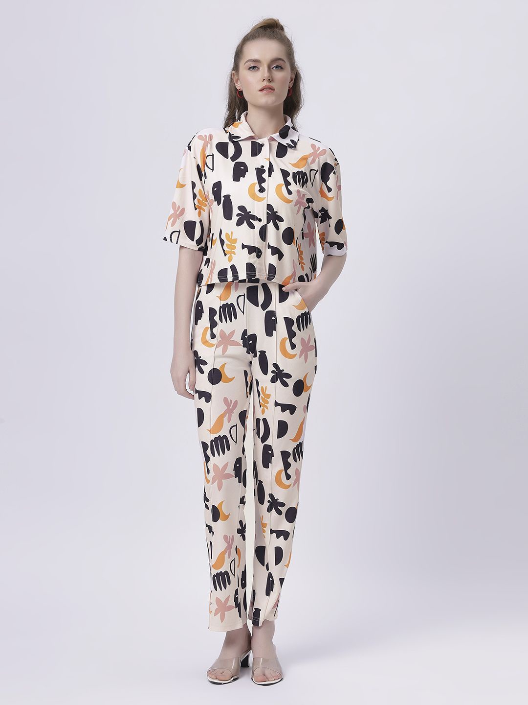 

BABA YAGA Printed Drop Shoulder Sleeves Shirt With Trousers, Off white