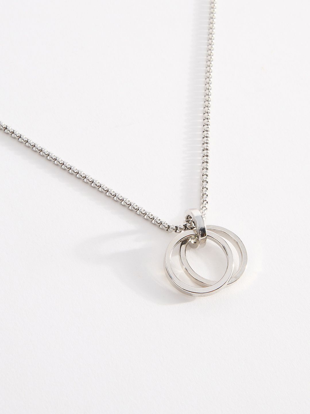 

THE BEAR HOUSE Men Silver Plated Double Ring Pendant Chain With Lobster Closure