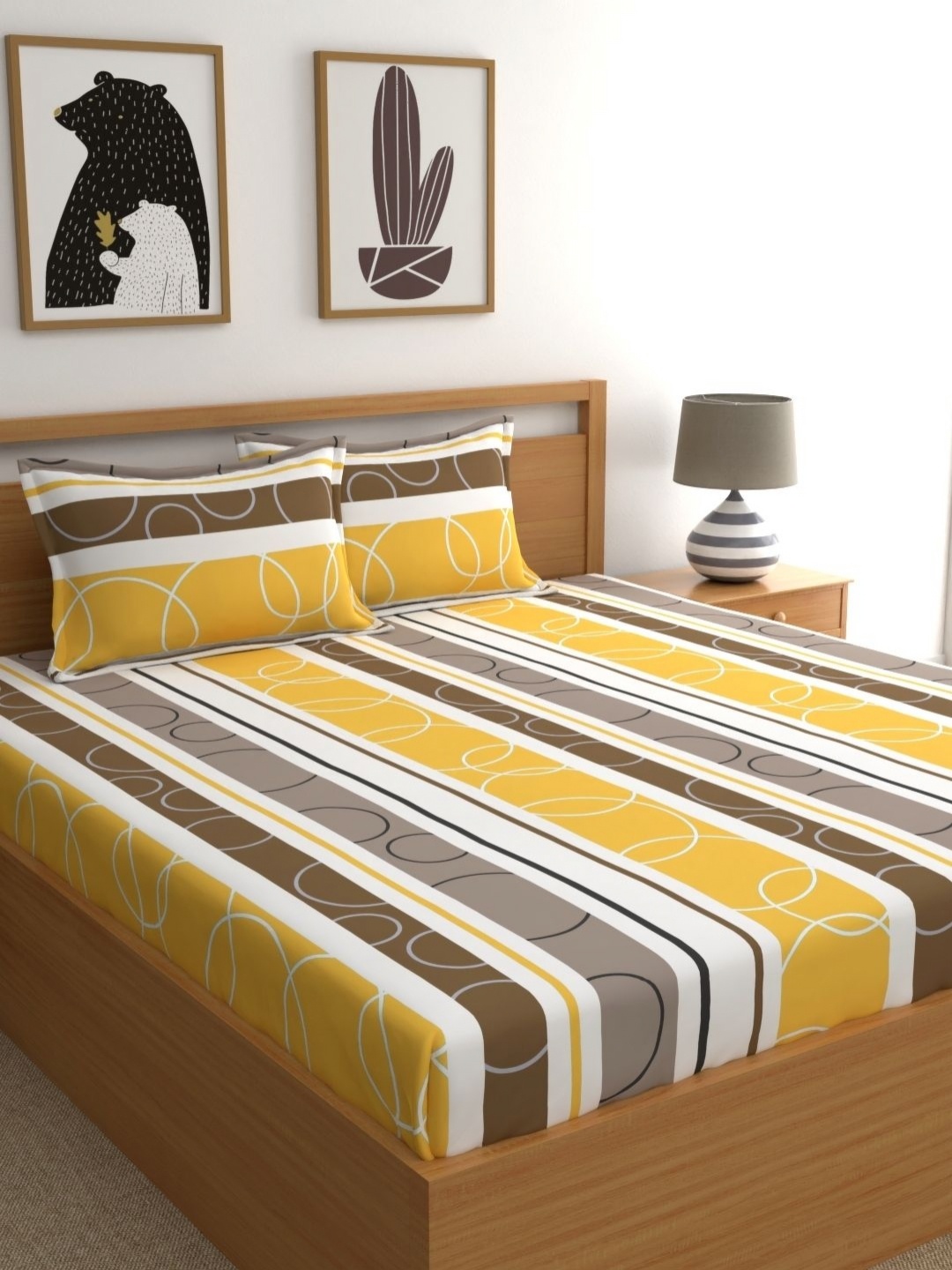 

Dreamscape Yellow & White Geometric 144 TC Queen Bedsheet With 2 Pillow Covers