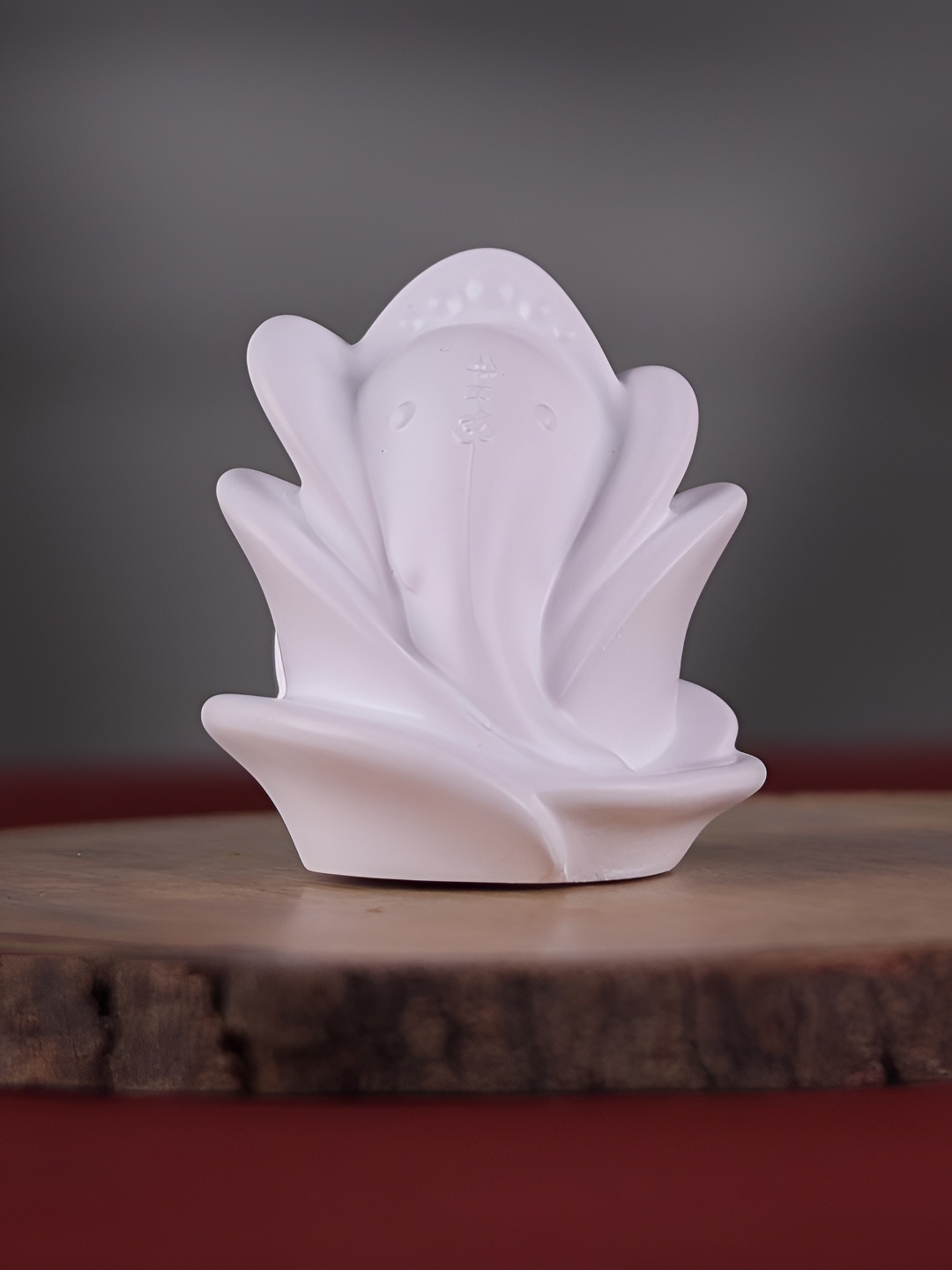 

Artarium LLP White Religious Idol Showpiece