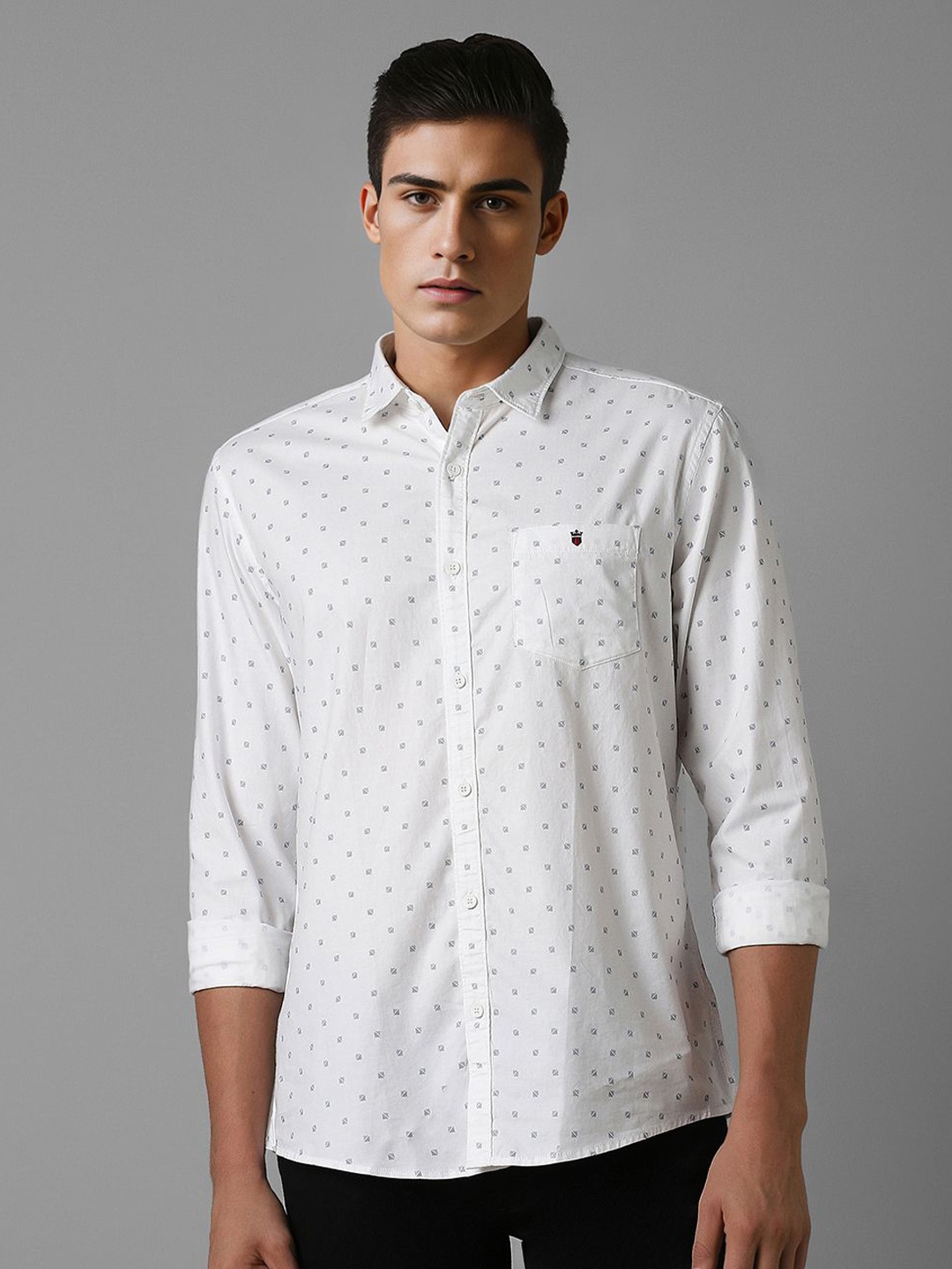 

Louis Philippe Jeans Men Conversational Printed Cotton Slim Fit Casual Shirt, White