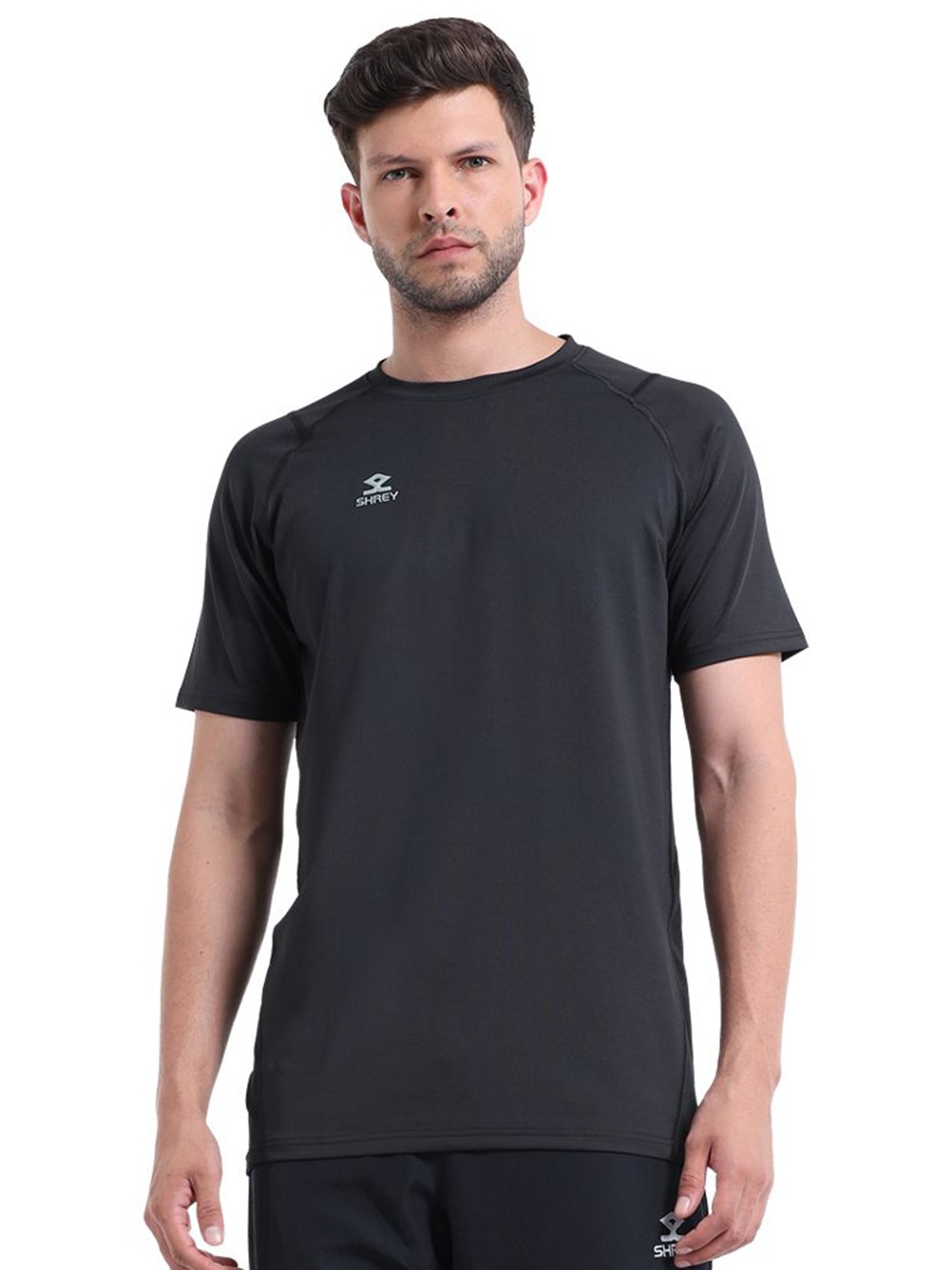 

Shrey Men Solid Round Neck T-Shirt, Black