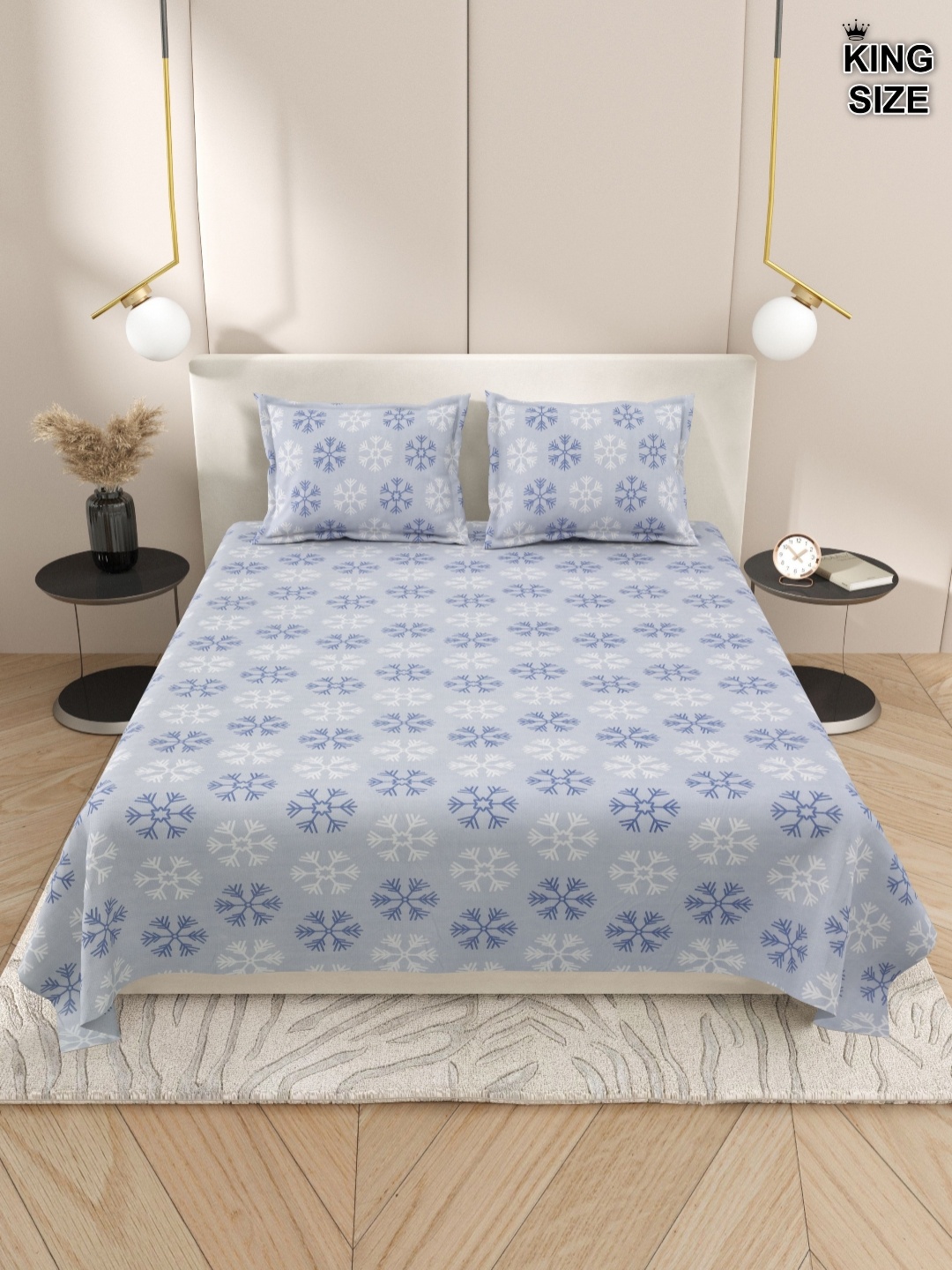 

DREAM WEAVERZ Blue & White Floral 220 TC Cotton King Bedsheet With 2 Pillow Covers