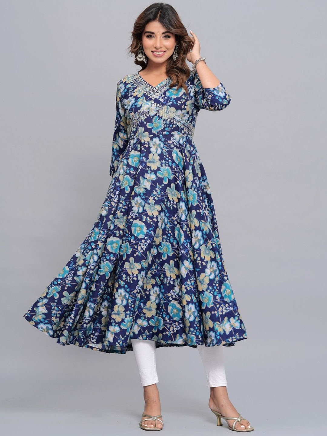 

Amar Palace Chikan Hazratganj Floral Printed Sequinned Anarakali Kurta, Turquoise blue