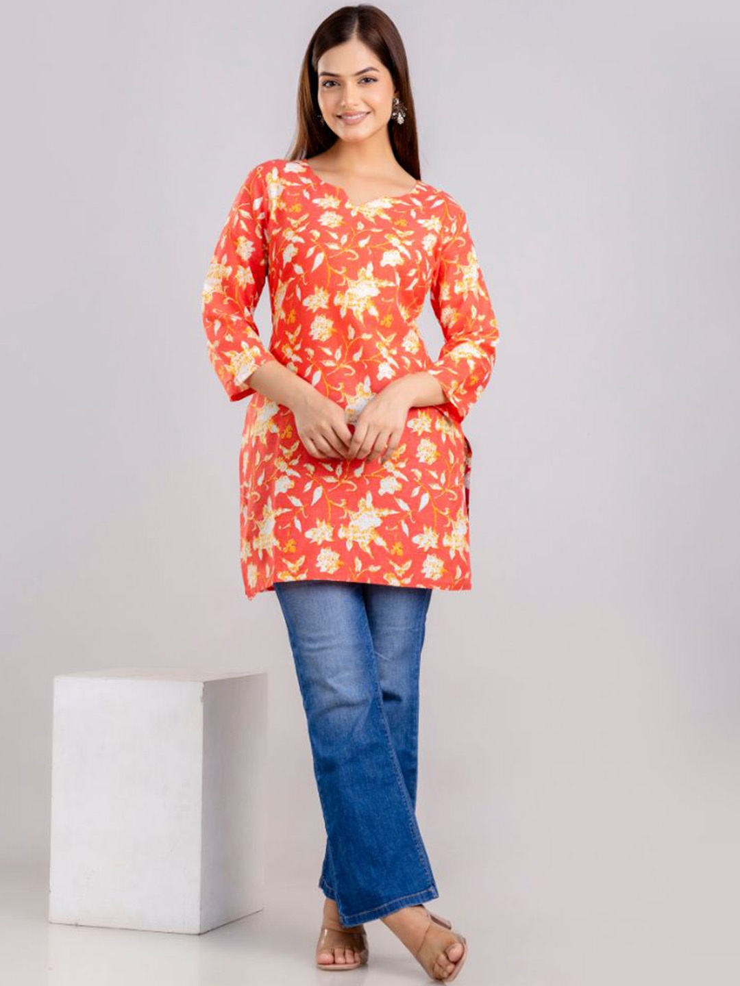 

Arudhi Floral Printed Pure Cotton Straight Kurti, Orange