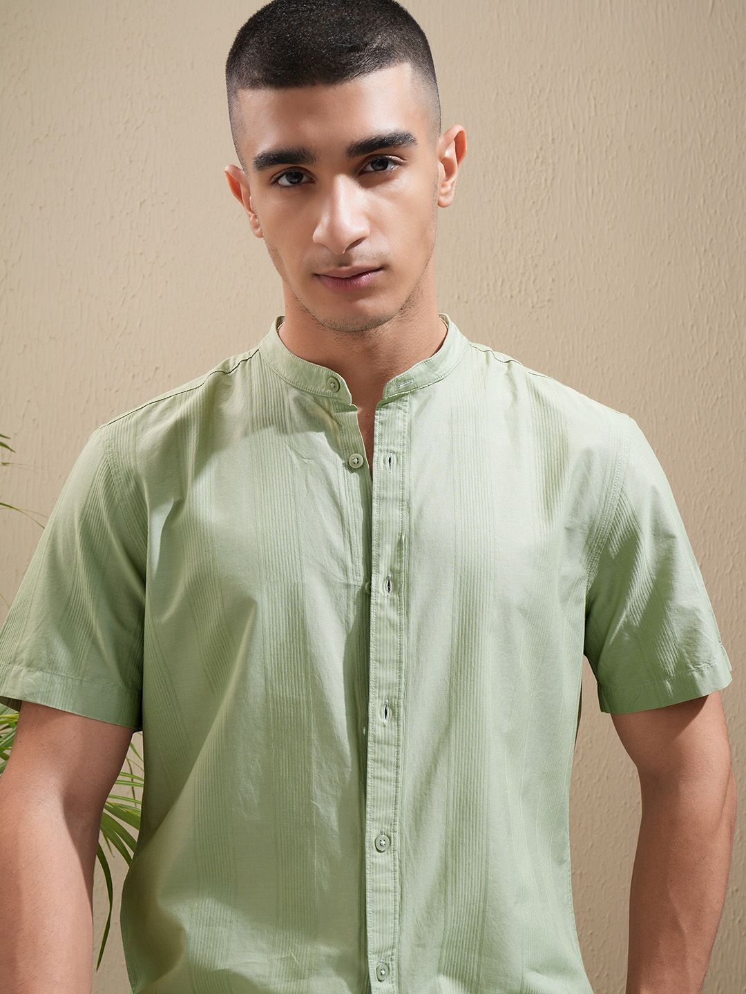 

Highlander Men Sage Dobby Textured Solid Mandarin Collar Casual Shirt, Green