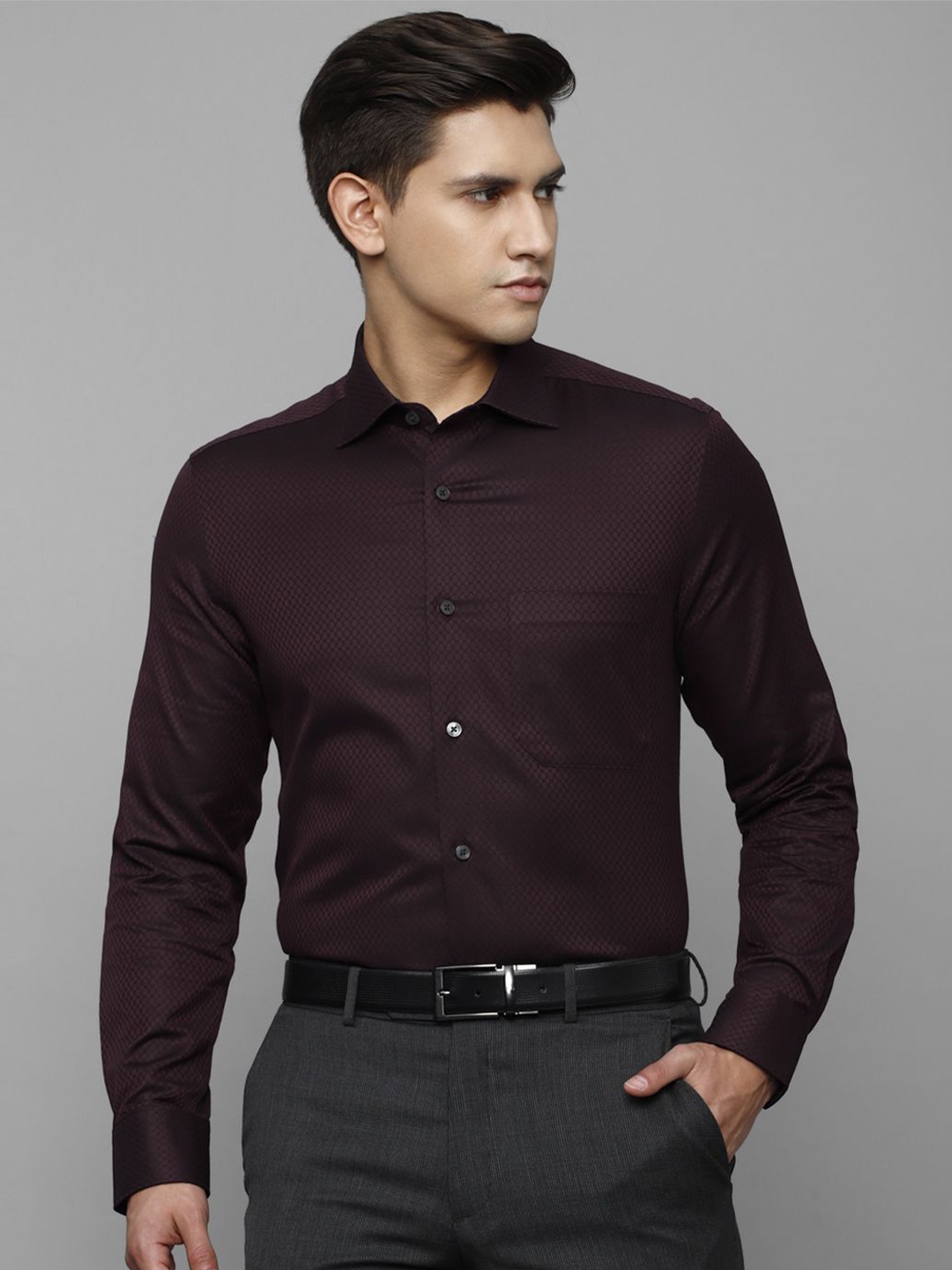 

Louis Philippe Men Spread Collar Micro Ditsy Printed Cotton Party Shirt, Purple