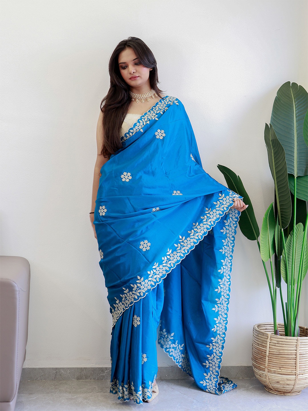 

Anouk Embroidered Floral Saree, Teal