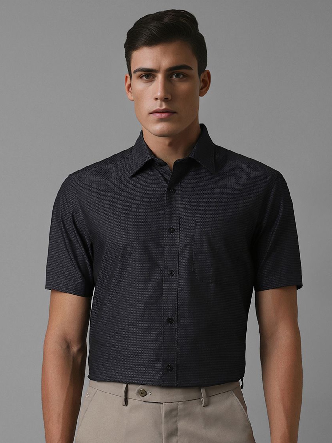 

Louis Philippe Men Spread Collar Solid Cotton Formal Shirt, Black