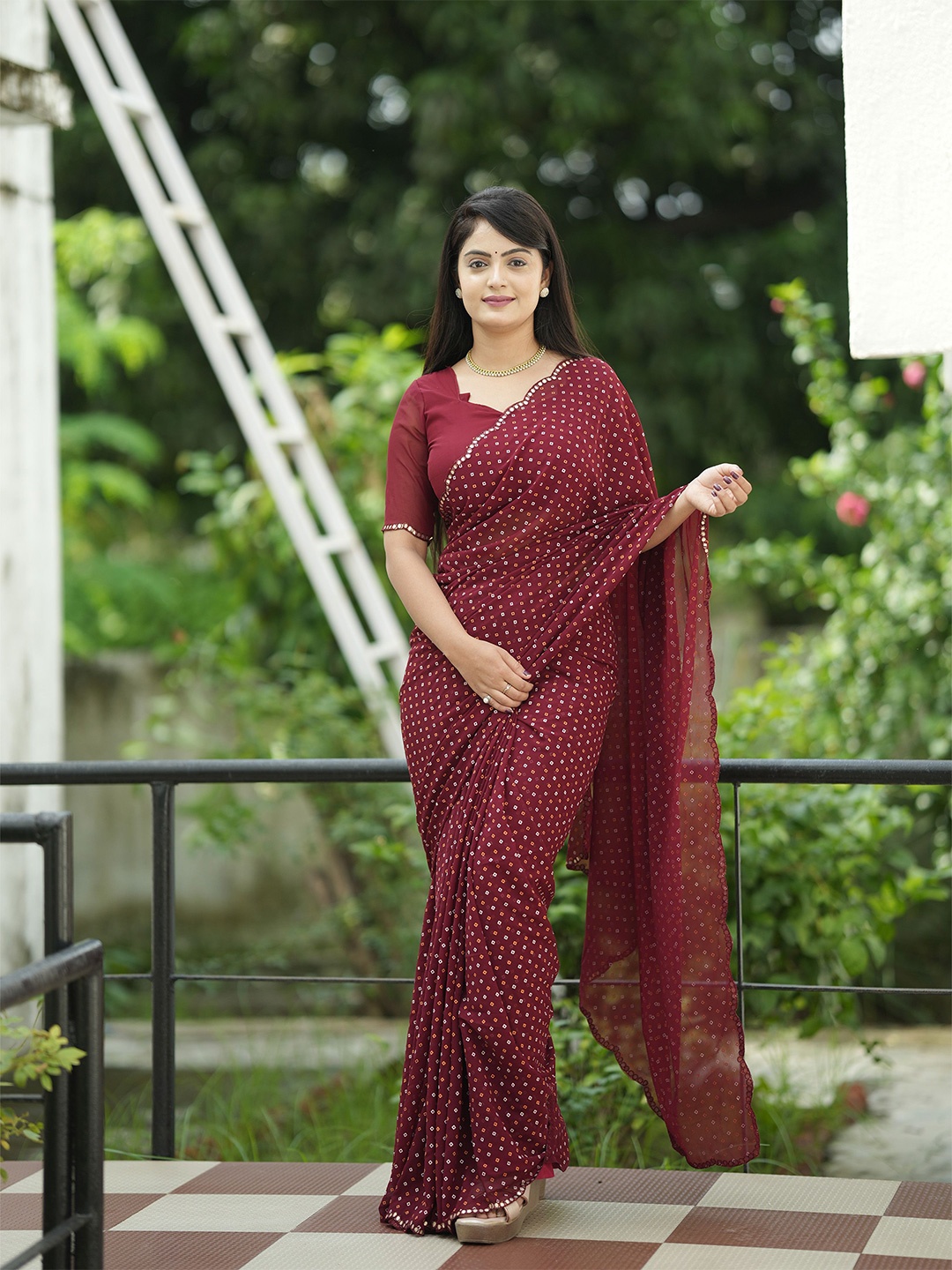 

Anouk Bandhani Mirror Work Bandhani Saree, Maroon