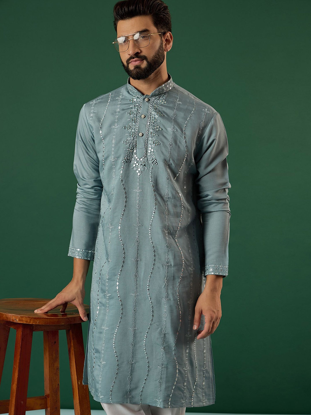 

Anouk Floral Embroidered Mandarin Collar Mirror Work Straight Kurta, Sea green