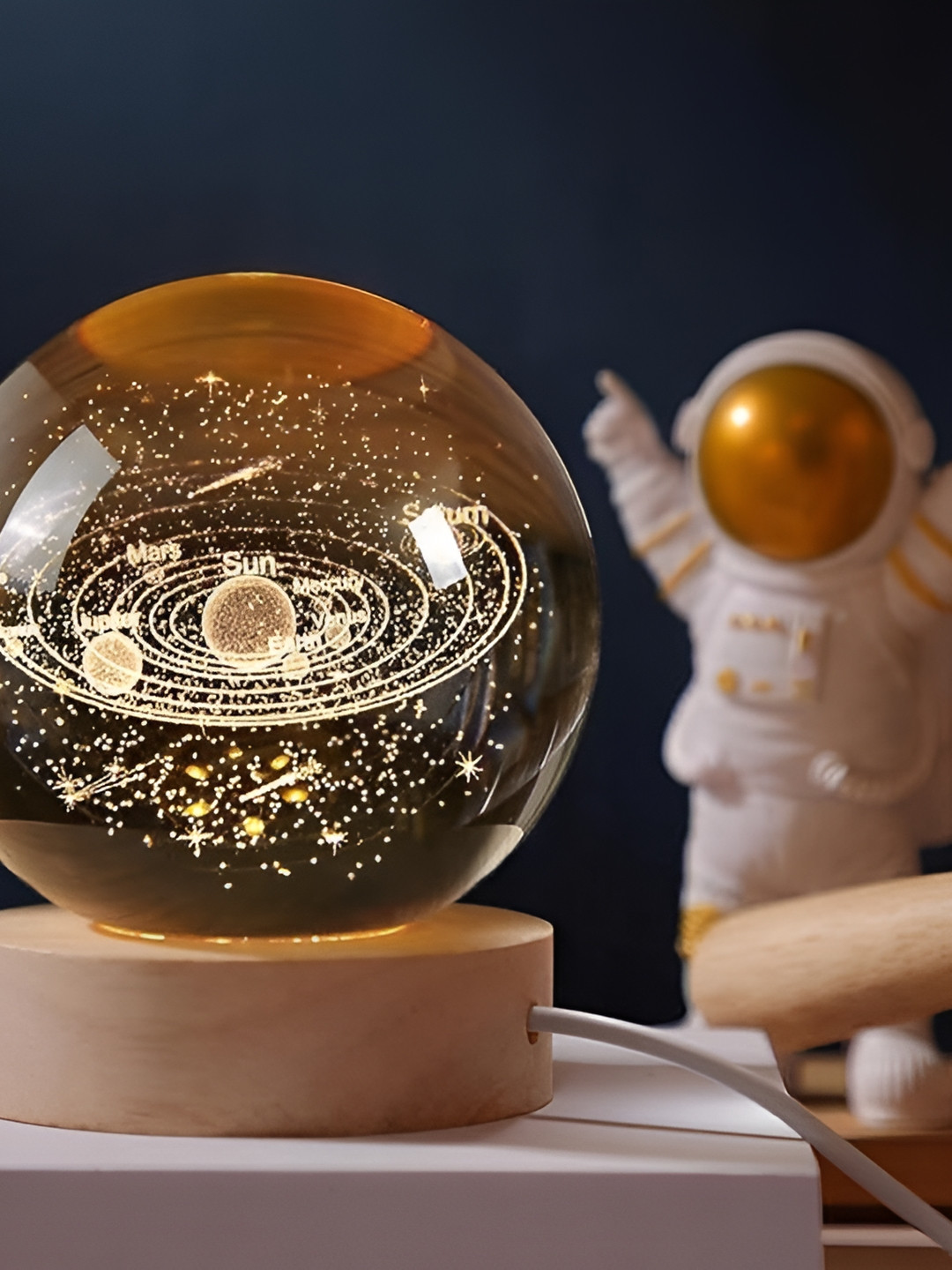 

XERGY Transparent Glass Contemporary Spherical Table Lamp