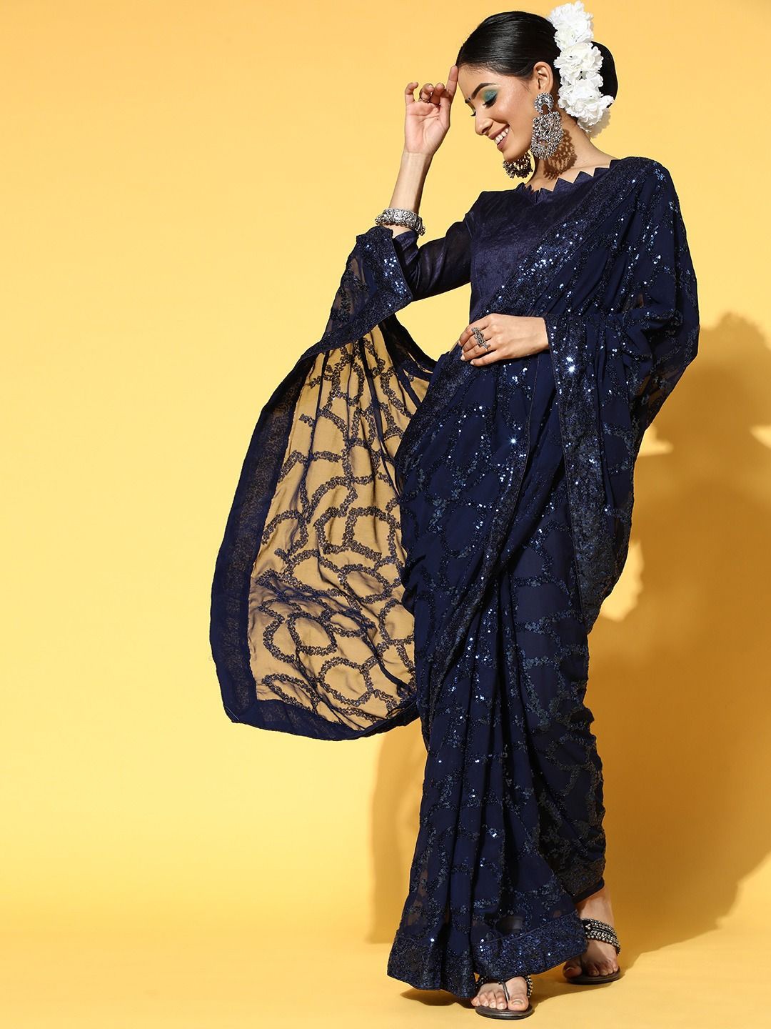 

KULNAARI Women Embellished Sequinned Saree, Navy blue