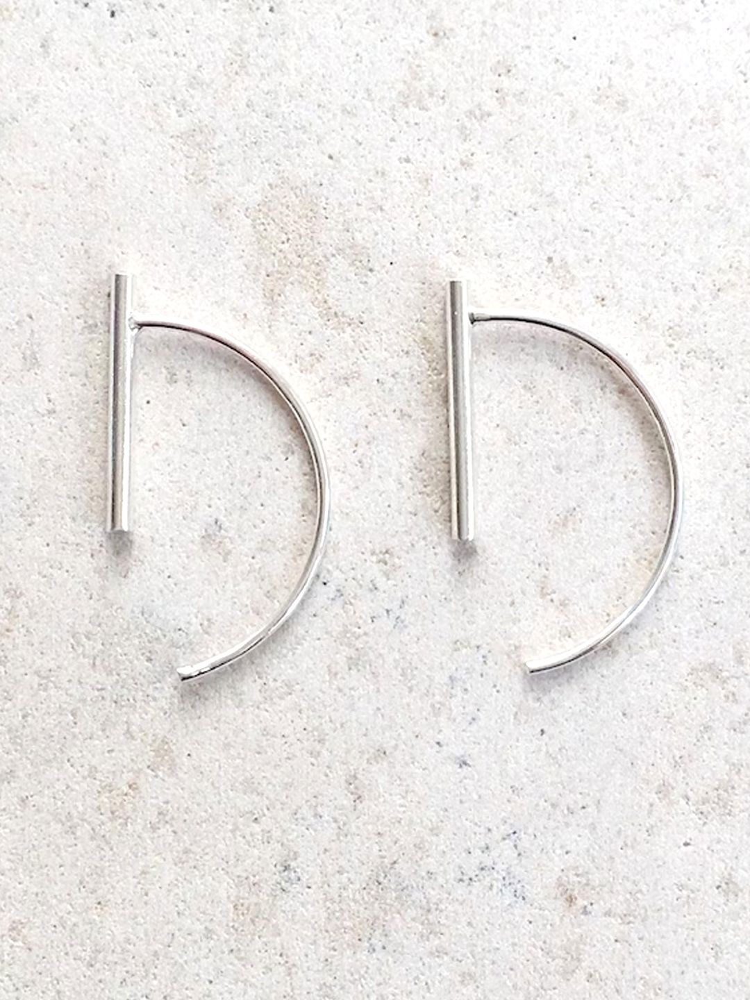 

Goldnera Teardrop Shaped Studs Earrings, Silver