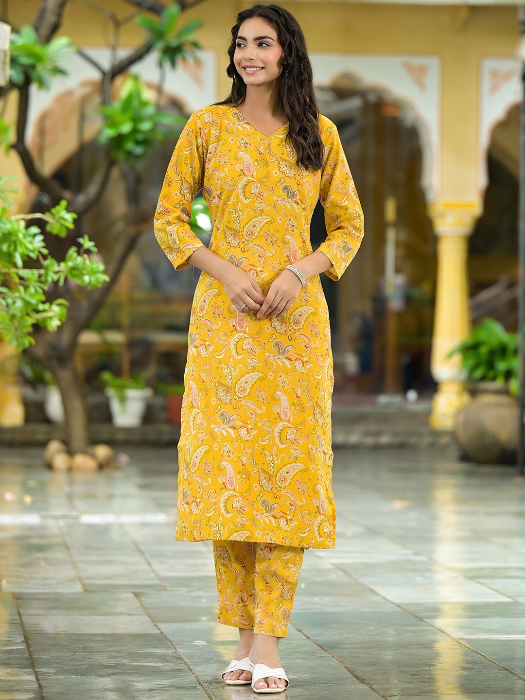 

KALINI Paisley Printed V-Neck Straight Kurta with Trousers, Yellow