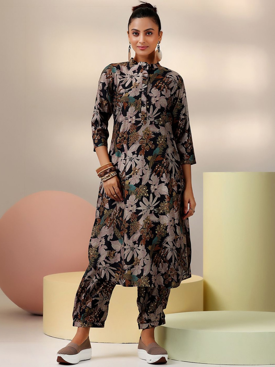 

Libas Black Floral Printed Mandarin Collar Tunic & Salwar