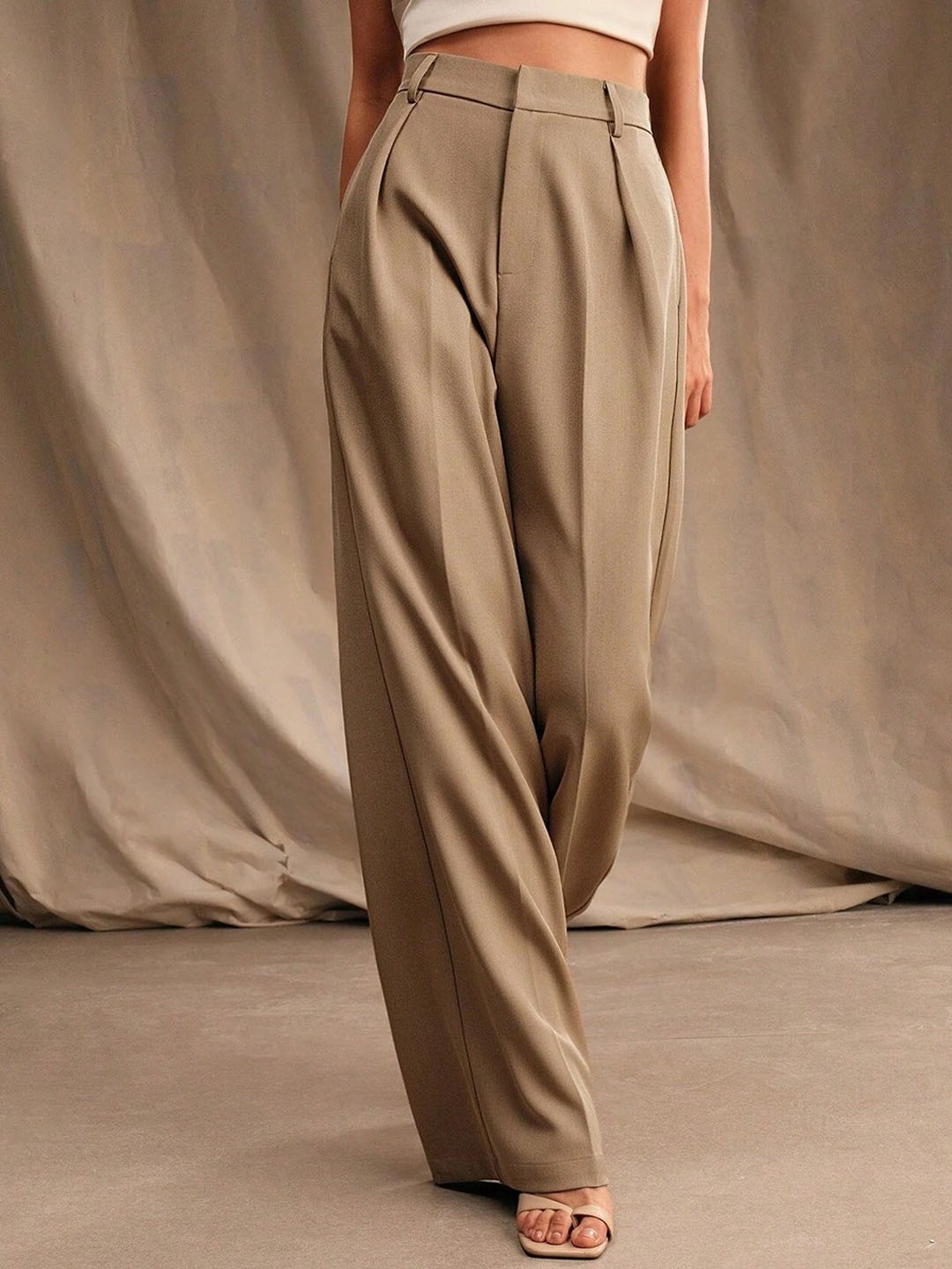 

FNOCKS Women Tailored High-Rise Pleated Trousers, Khaki
