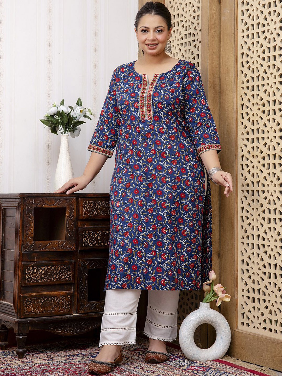 

Nayo Plus Size Floral Printed Notch Neck Cotton Straight Kurta, Blue