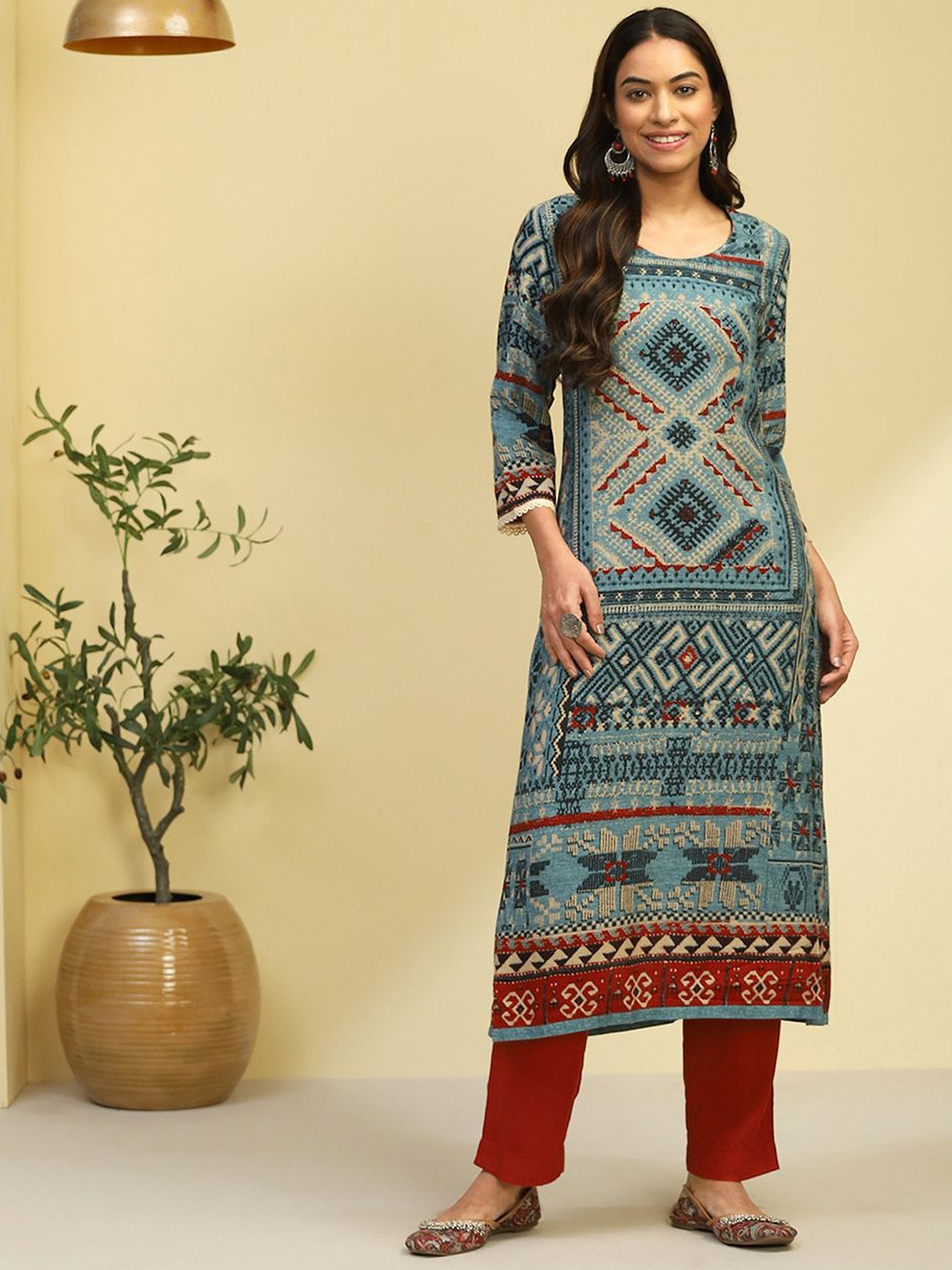 

Biba Abstract Printed Round Neck Straight Kurta, Blue