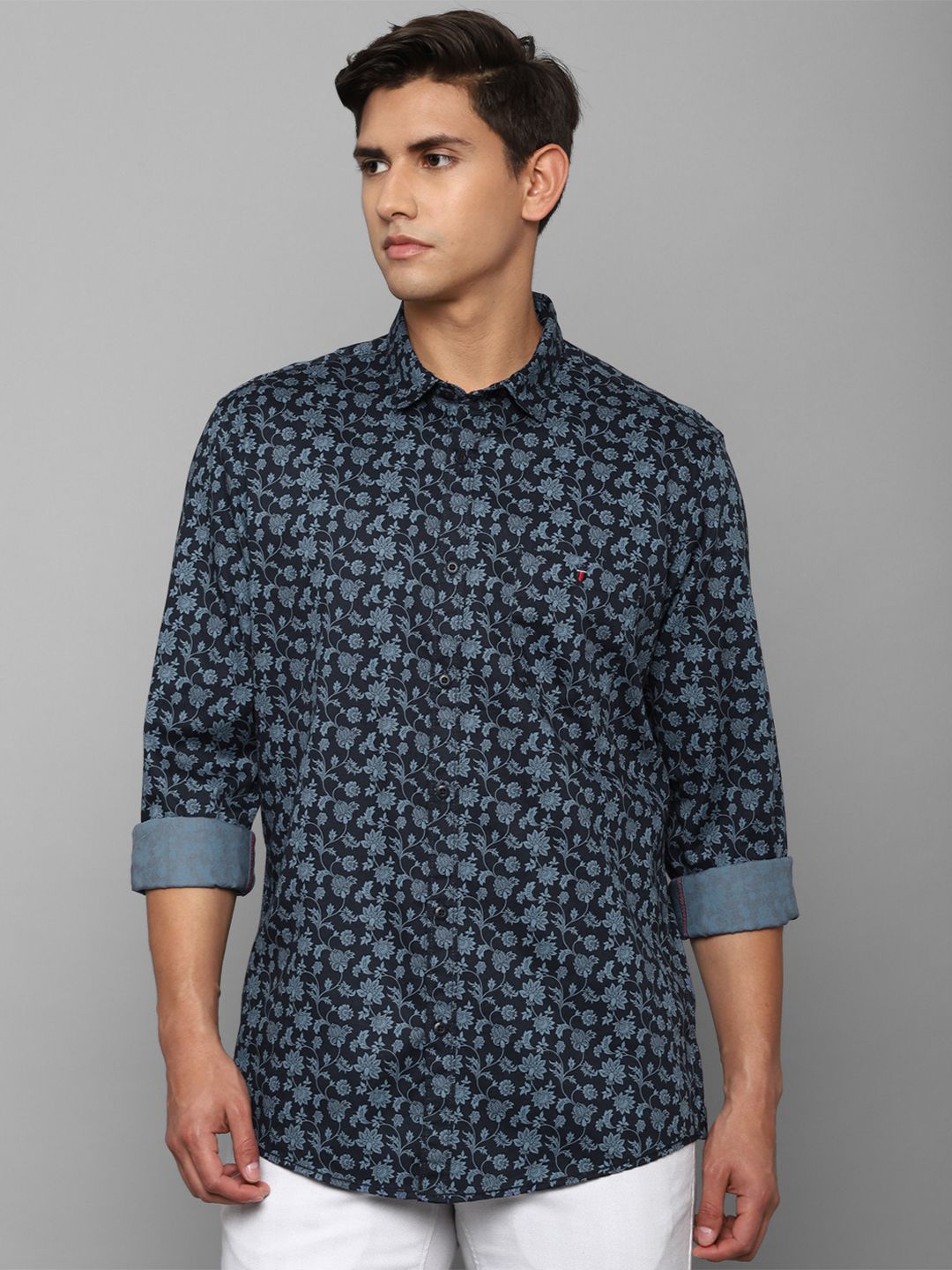 

Louis Philippe Jeans Men Spread Collar Floral Printed Cotton Slim Fit Casual Shirt, Blue
