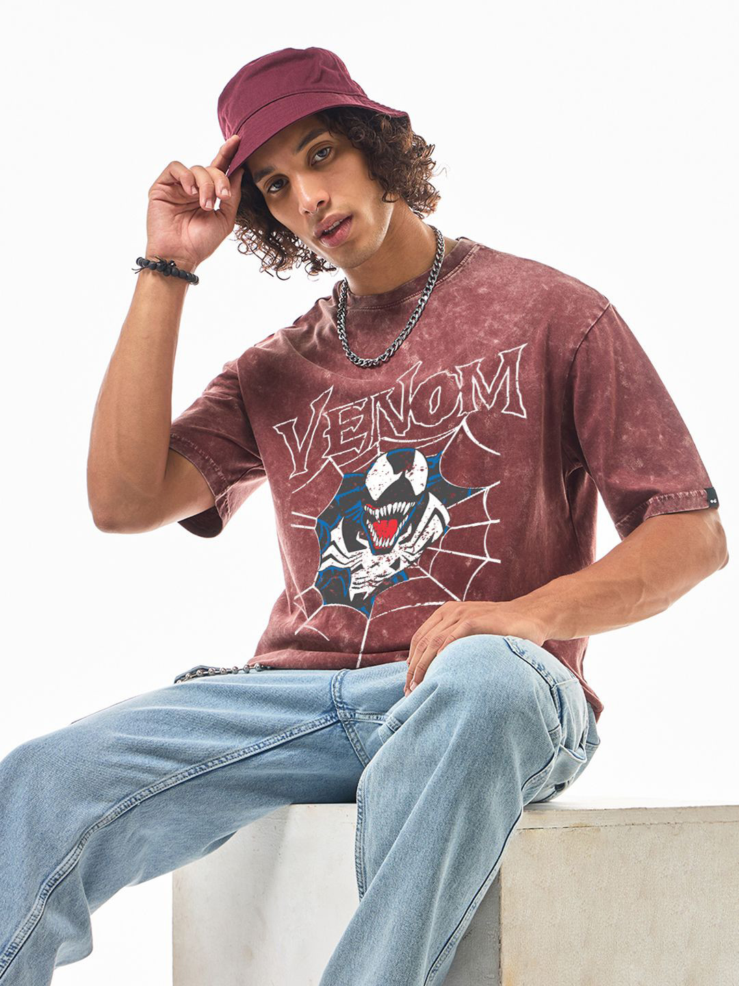 

Bewakoof Men Graphic Printed Round Neck Pure Cotton Oversized T-Shirt, Red