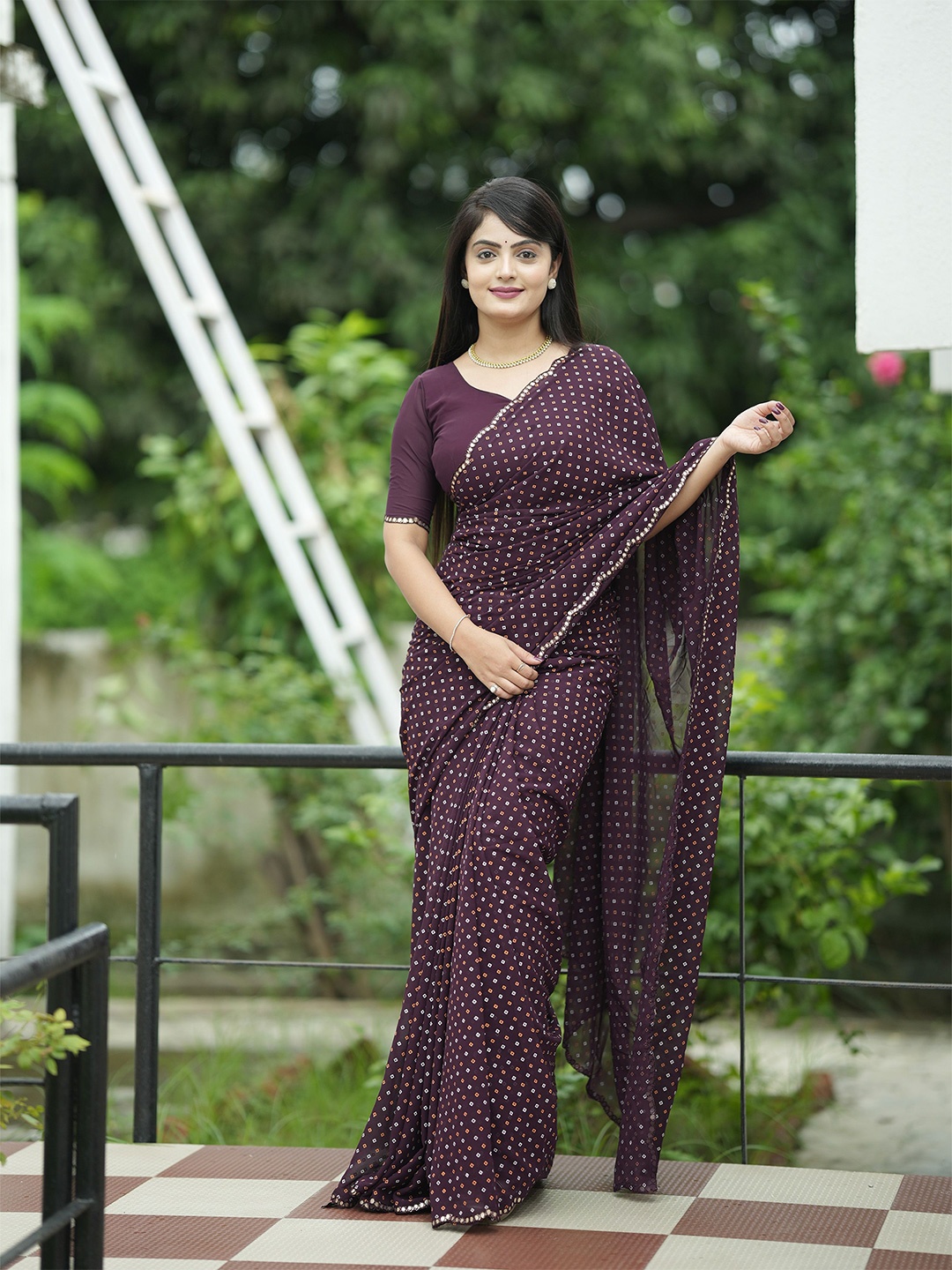 

Anouk Bandhani Mirror Work Saree With Blouse Piece, Purple