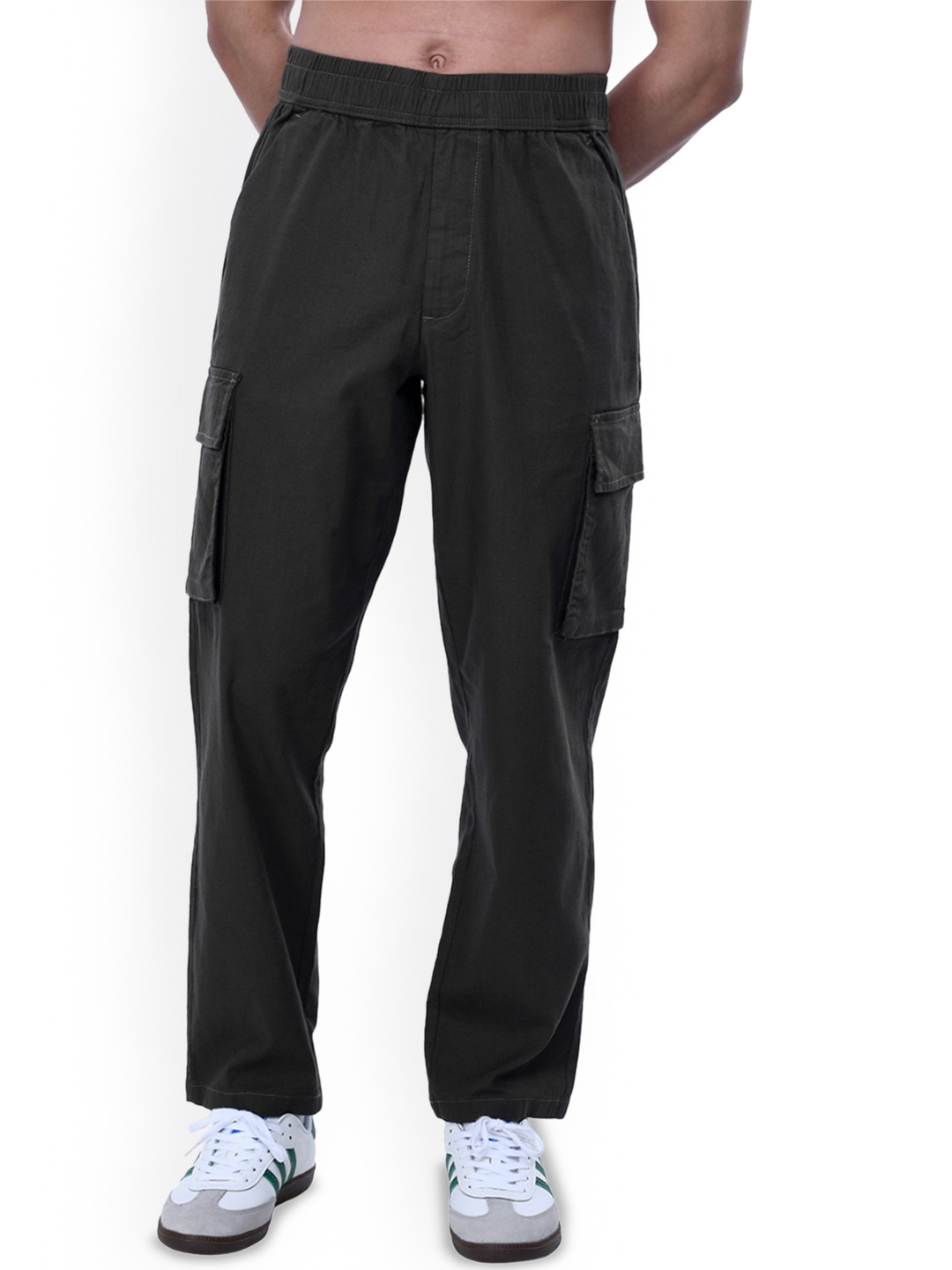 

Tailoraedge Men Solid Loose Fit Cargos Trousers, Green