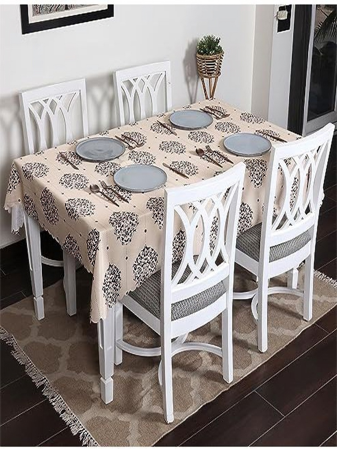 

HOUSE OF QUIRK Cream-Coloured Floral Waterproof 6-Seater Table Cover