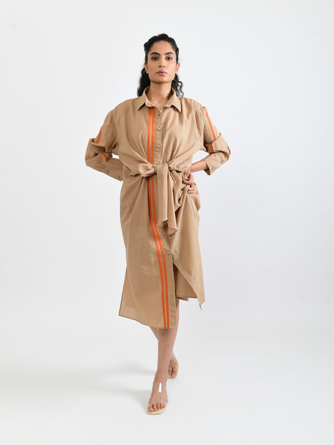 

Rias Jaipur Shirt Collar Cuffed Sleeves Organic Cotton Fit & Flare Midi TIE UP DRESS Dress, Brown