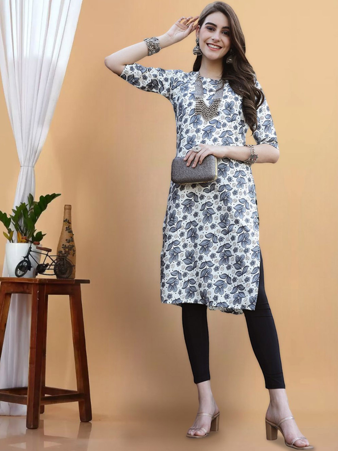 

7Threads Floral Printed Round Neck Crepe Straight Kurta, White