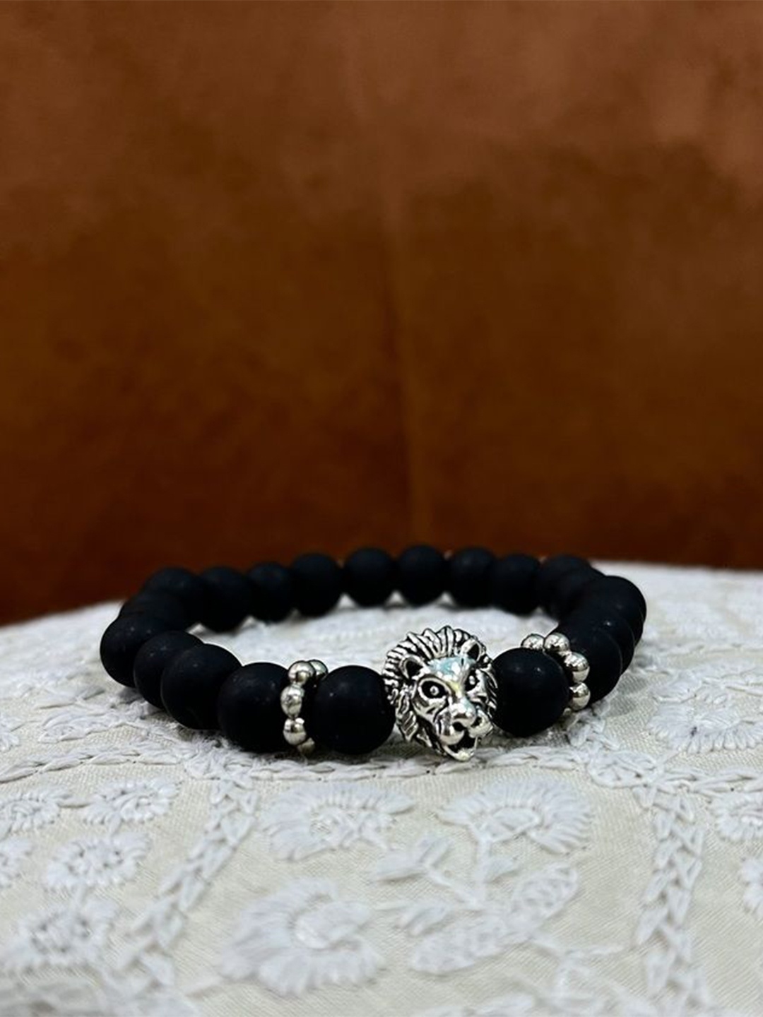 

Be Desi Men Onyx Lion Head Elasticated Bracelet, Black