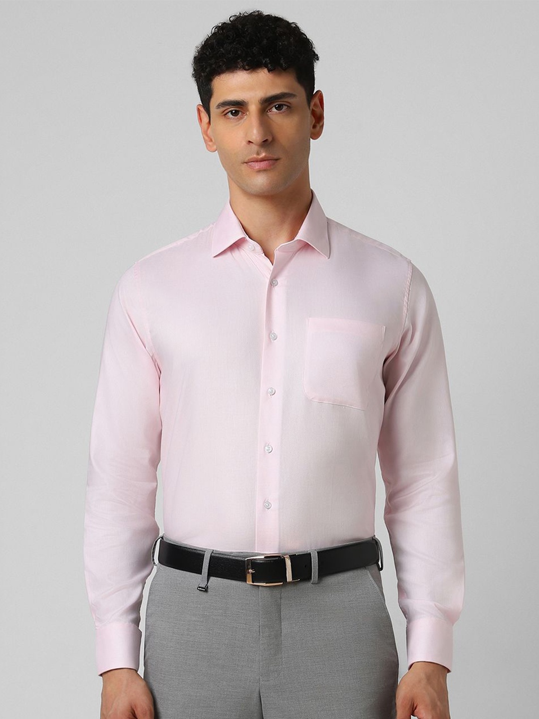 

Van Heusen Men Spread Collar Micro Ditsy Printed Cotton Slim Fit Casual Shirt, Pink