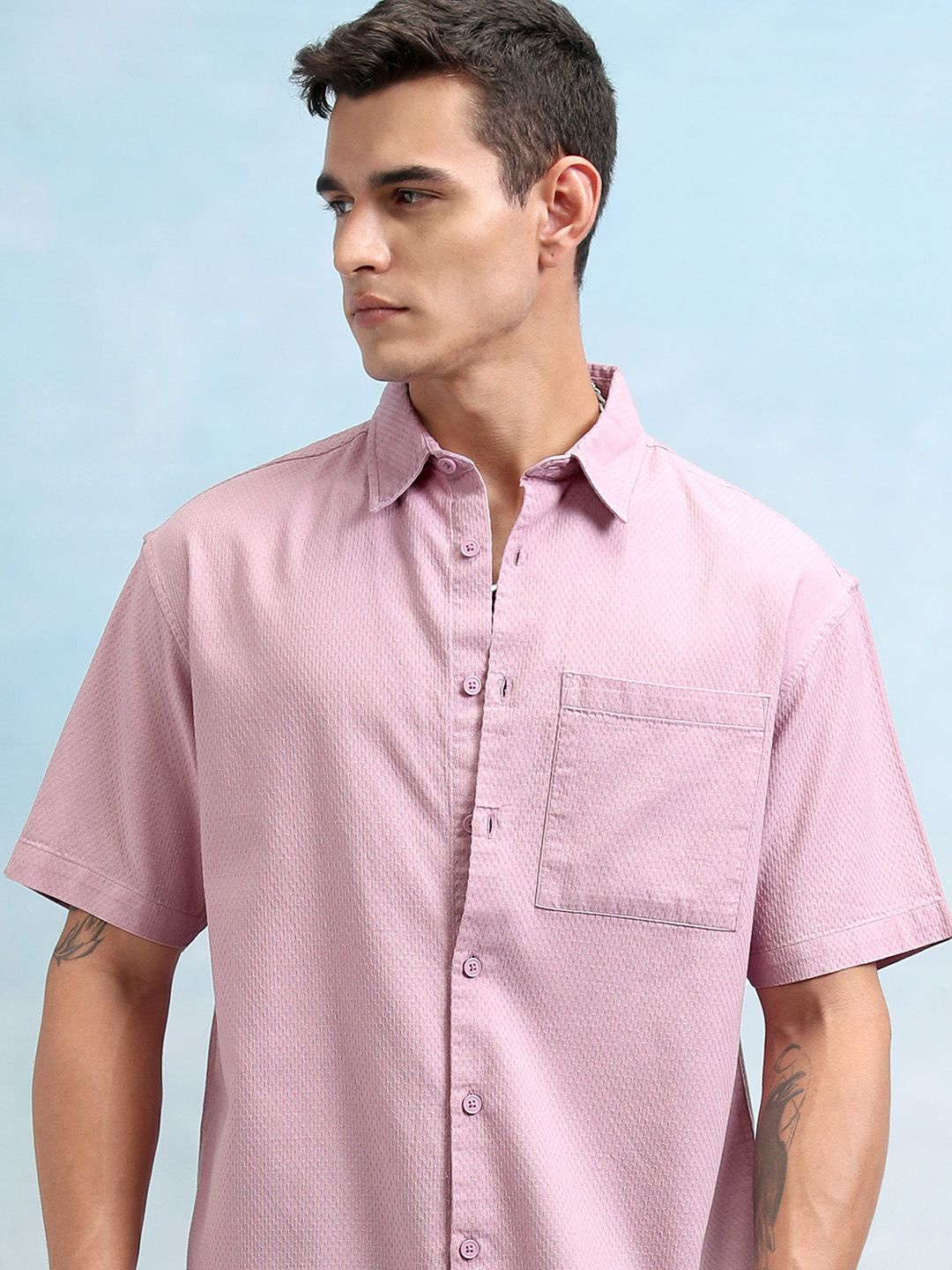 

Highlander Men Pink Lino Dobby Textued Solid Oversized Shirt