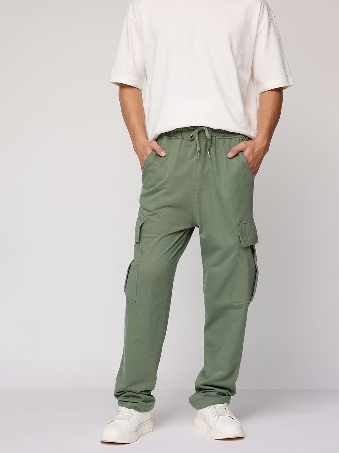

FREAKINS Men Mid-Rise Loose Fit Cotton Cargos Trousers, Green