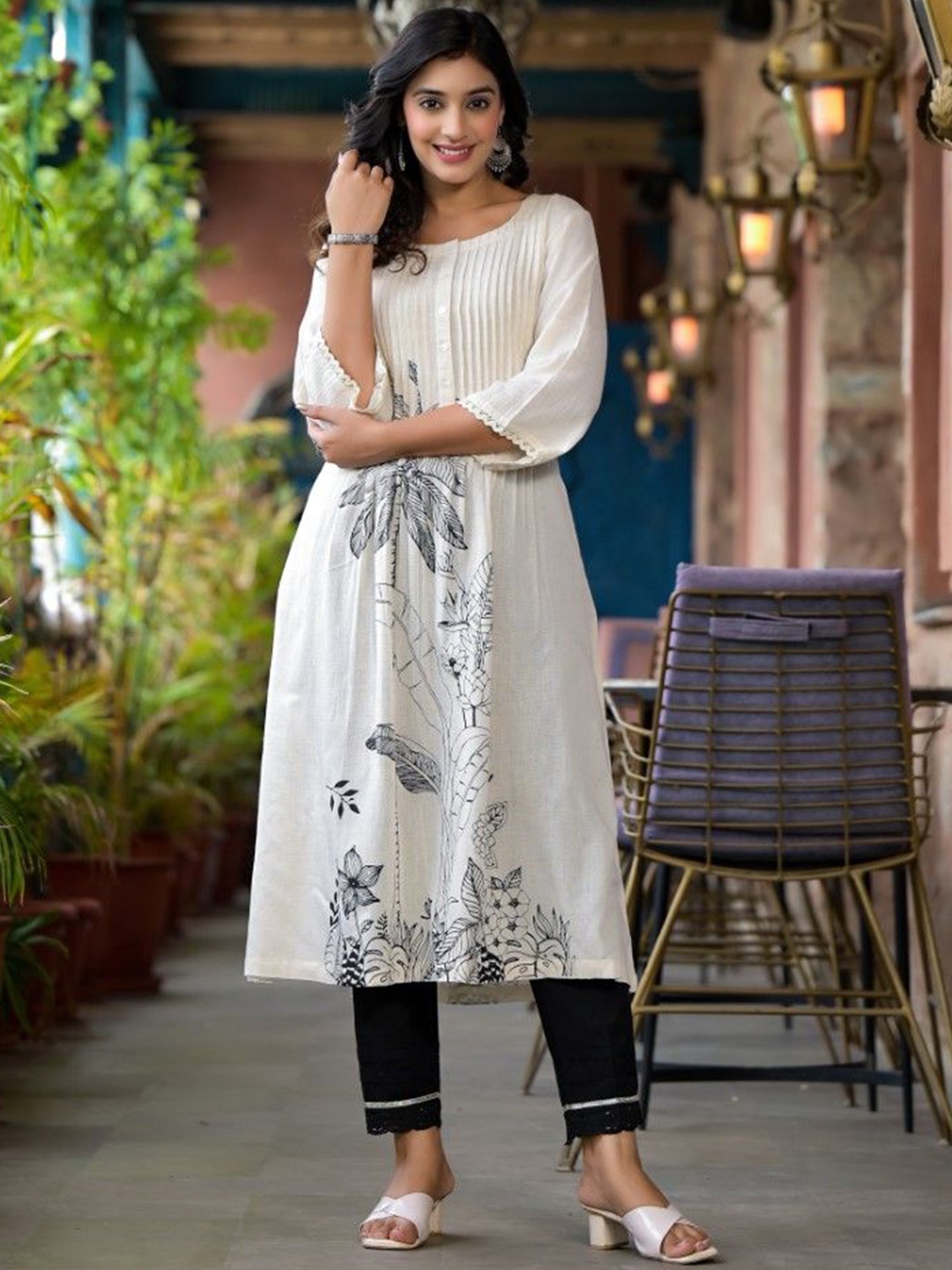 

Juniper Floral Printed Round Neck Pleated A-Line Kurta, White