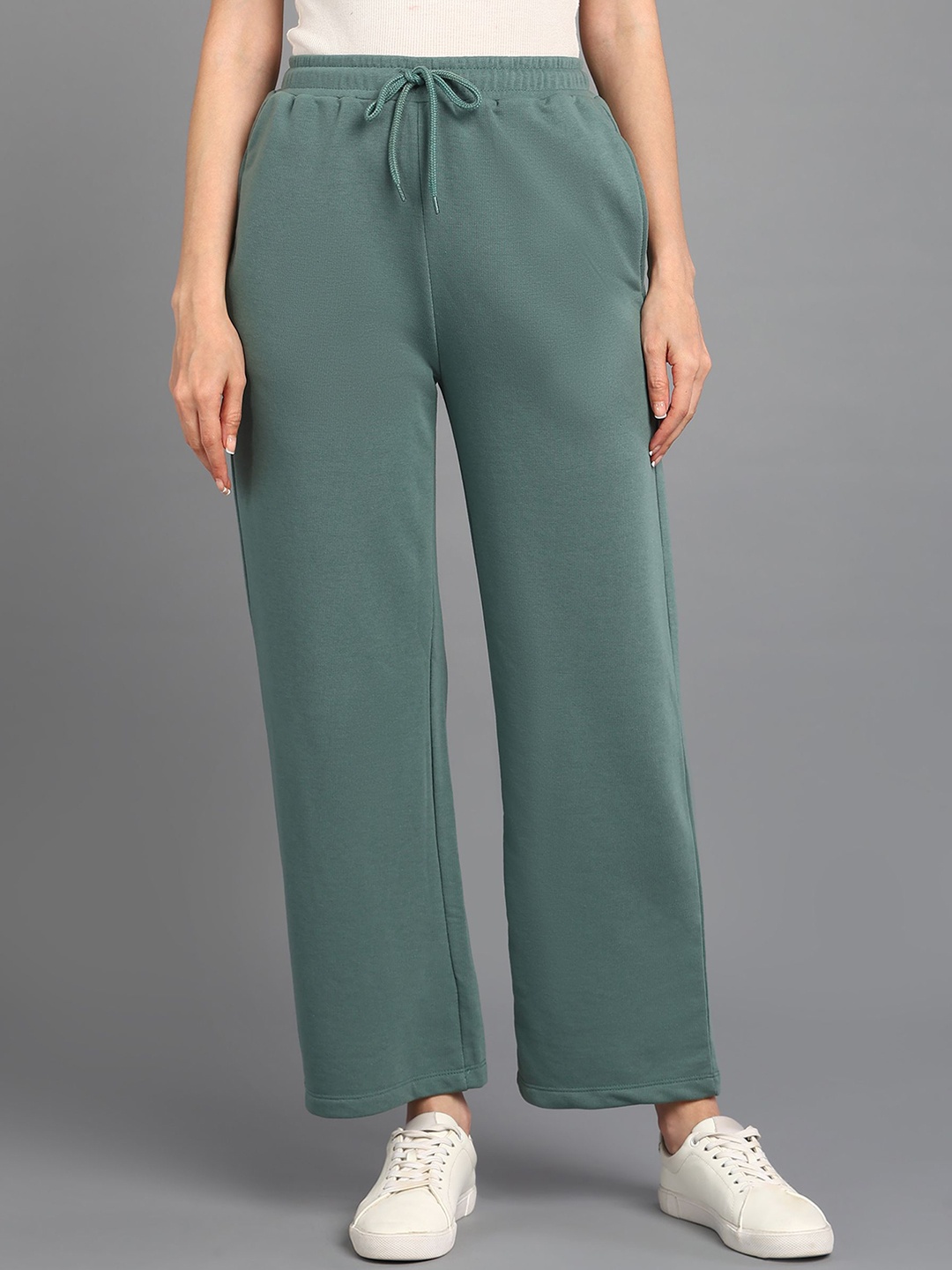 

Alan Jones Women Mid-Rise Relaxed Fit Track Pants, Green