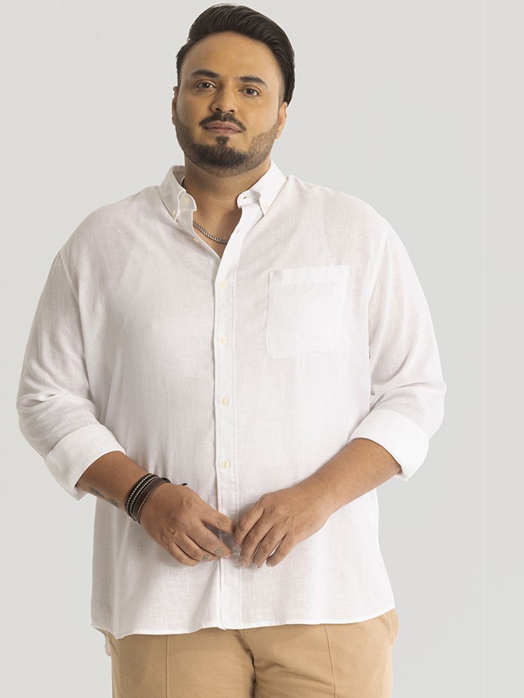 

Snitch Men Plus Size Classic Button-Down Collar Solid Linen Casual Shirt, Off white