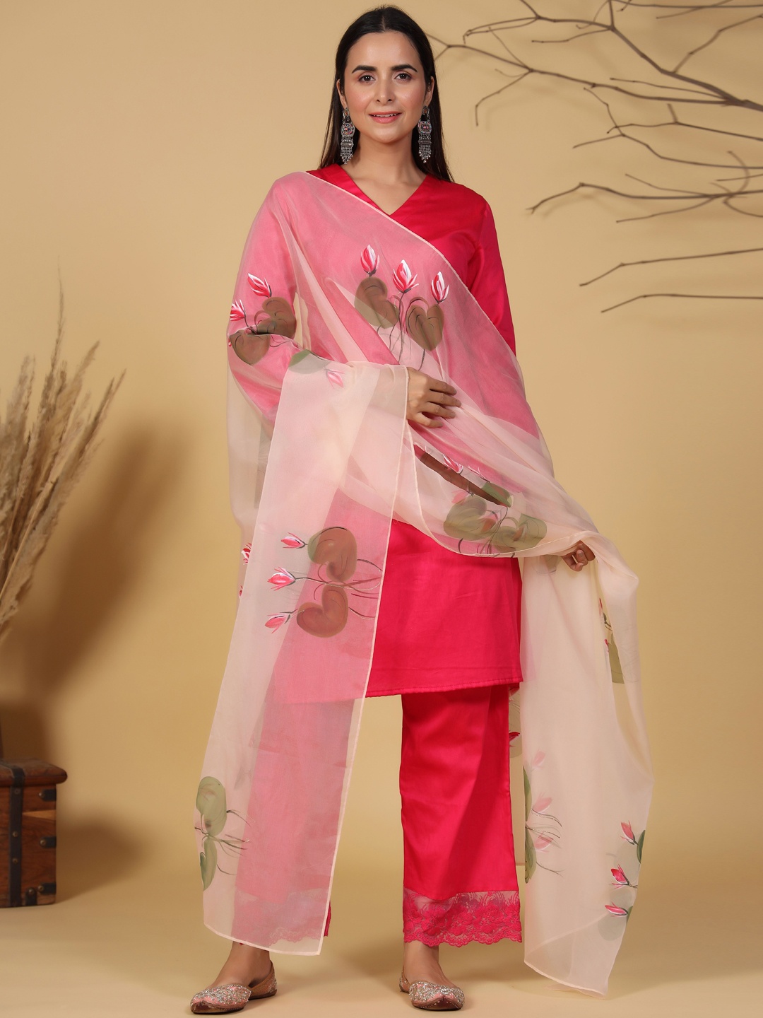 

KYETH Straight Kurta with Palazzos & Dupatta, Pink