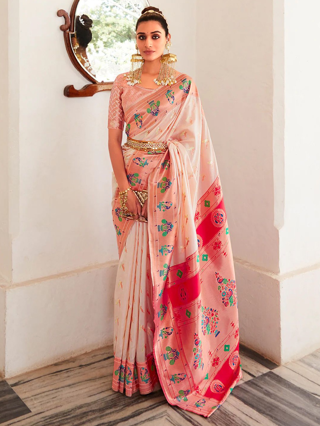 

KAVINDI Woven Design Zari Banarasi Women Saree, Peach