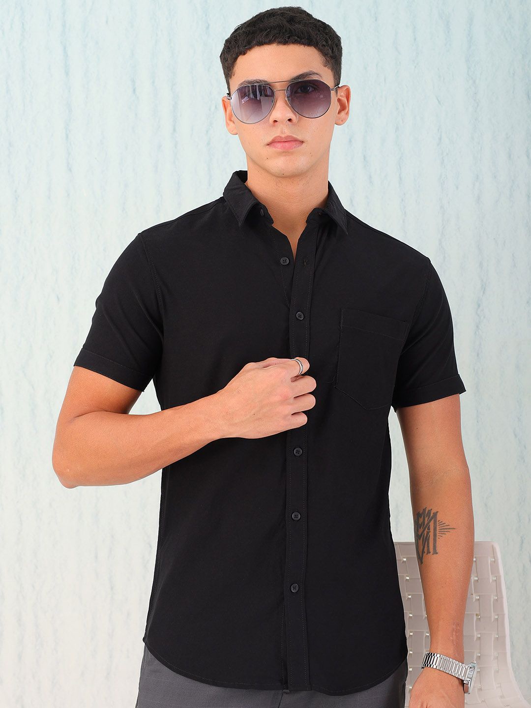 

Hardsoda by The Indian Garage Co Men Spread Collar Solid Cotton Casual Shirt, Black
