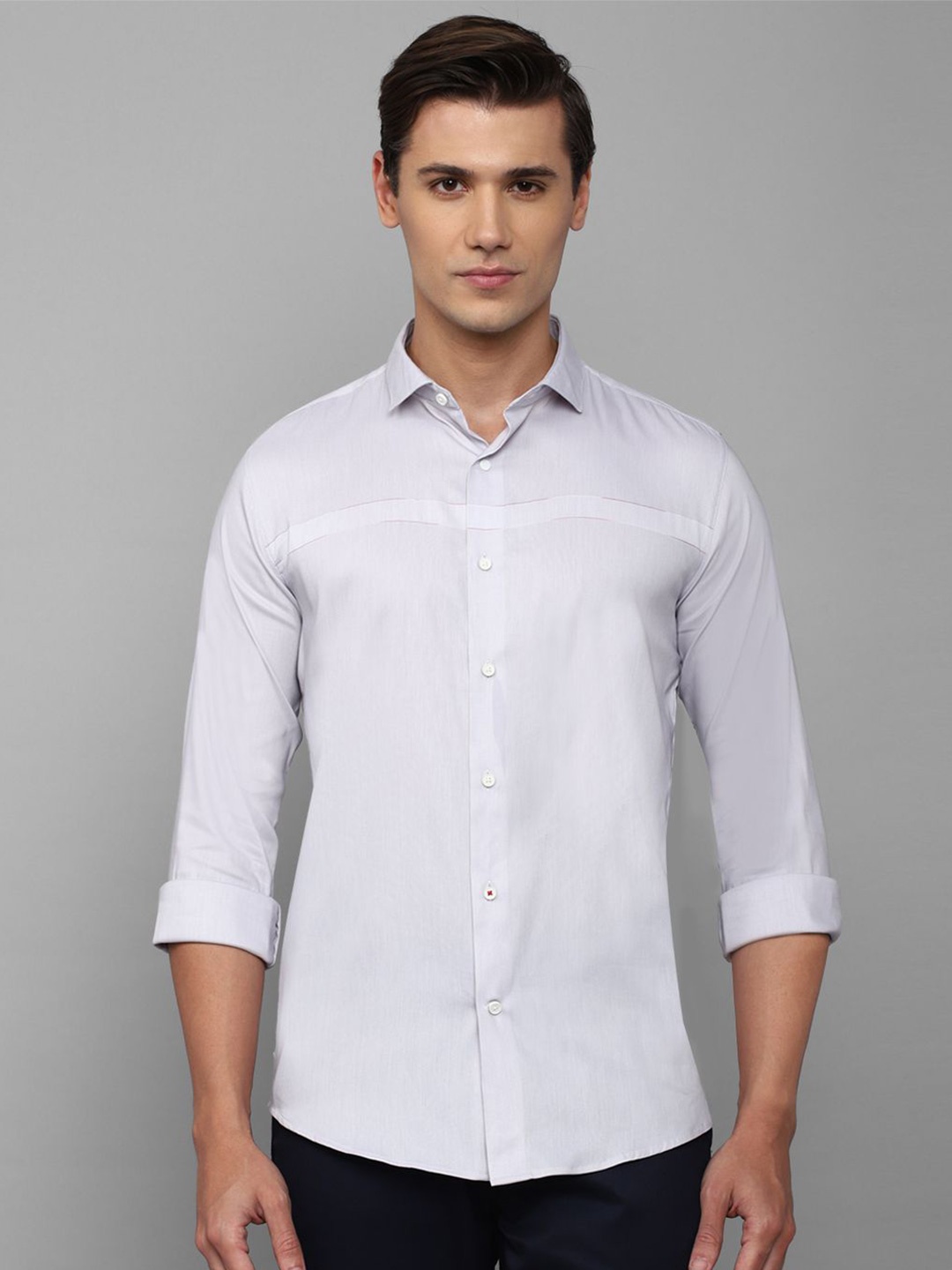 

Louis Philippe Sport Men Spread Collar Solid Cotton Slim Fit Casual Shirt, Purple