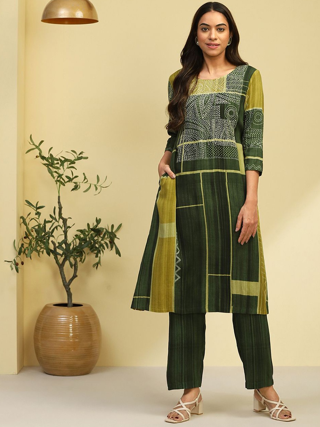 

Biba Abstract Printed Straight Kurta With Trouser, Turquoise blue