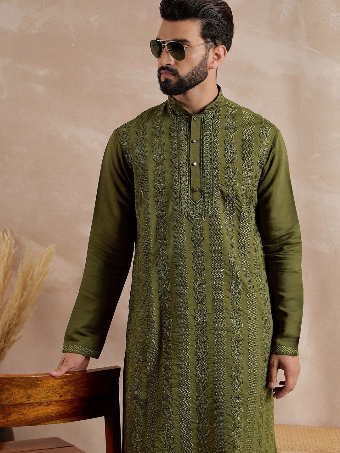 

Anouk Floral Embroidered Mandarin Collar Straight Kurta, Green