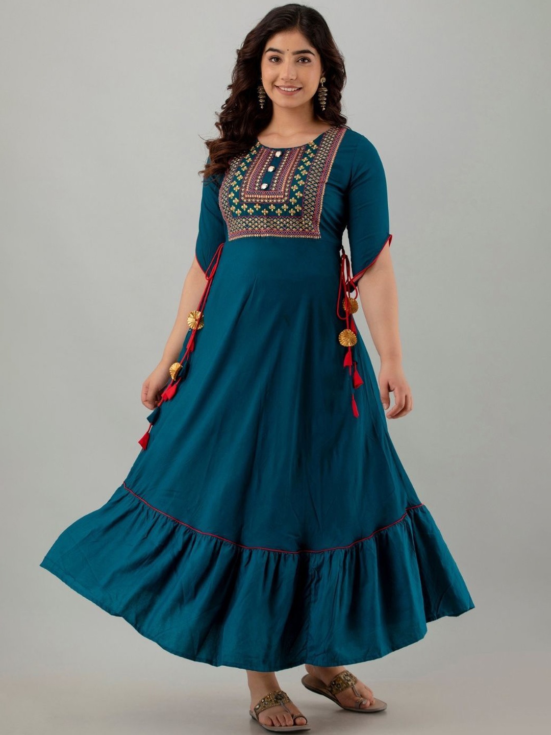 

Jaipurite Floral Embroidered Thread Work Tiered Anarkali Kurta, Blue